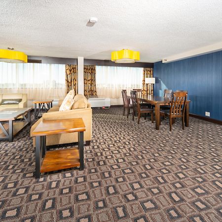 Holiday Inn Louisville East - Hurstbourne By Ihg Ngoại thất bức ảnh
