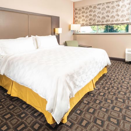 Holiday Inn Louisville East - Hurstbourne, An Ihg Hotel Ngoại thất bức ảnh