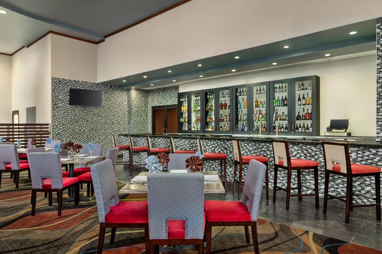 Holiday Inn Louisville East - Hurstbourne By Ihg Ngoại thất bức ảnh