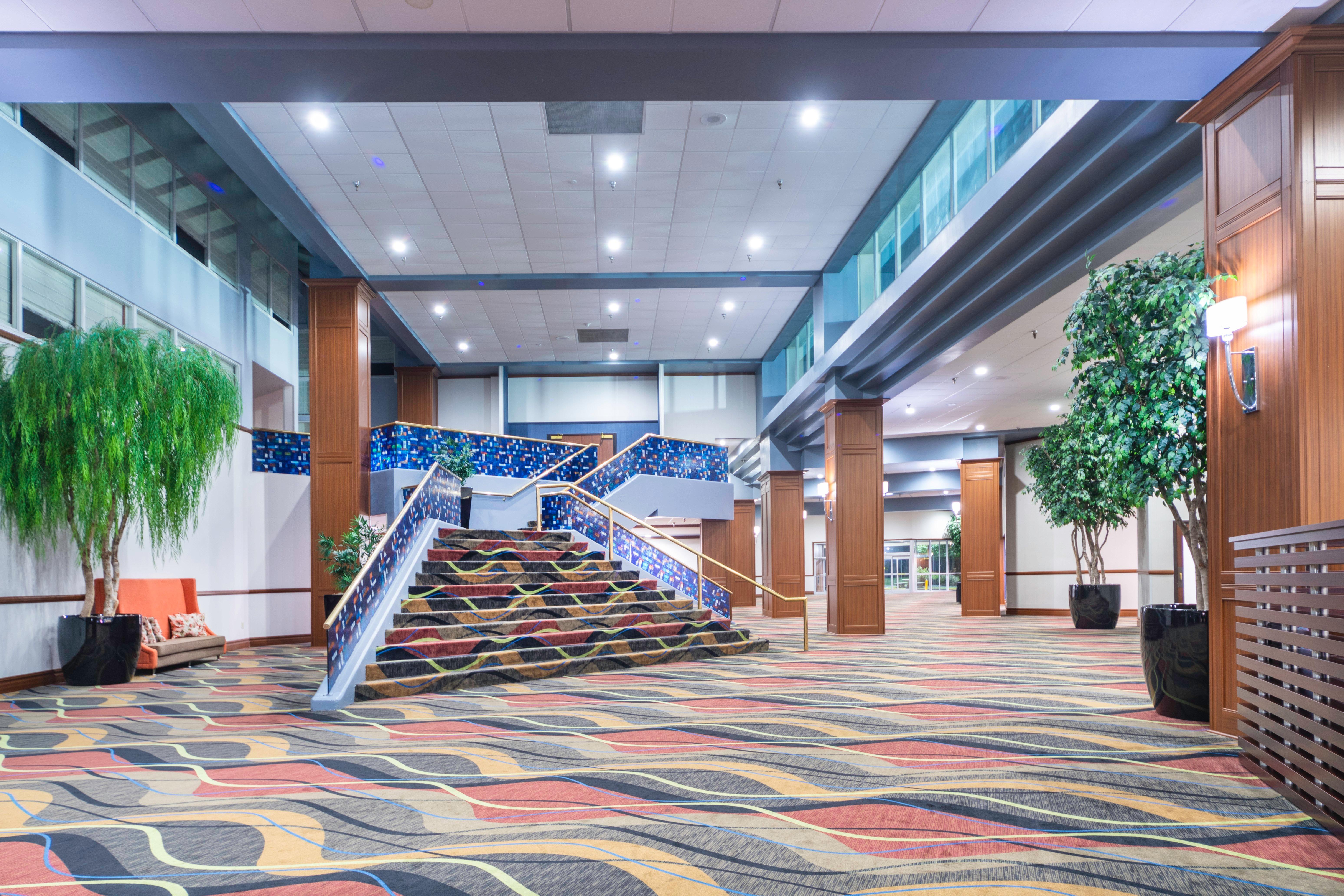 Holiday Inn Louisville East - Hurstbourne By Ihg Ngoại thất bức ảnh
